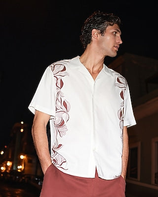 Express Men's Abstract Floral Border Rayon Short Sleeve Shirt in Red Small