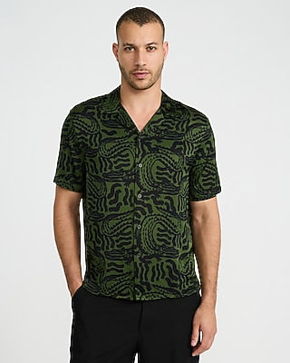 Express Men's Abstract Short Sleeve Resort Shirt in Green Small