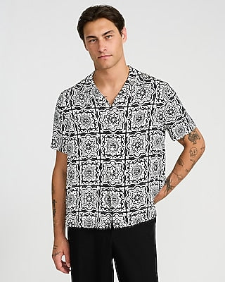 Express Men's Contrast Tile Short Sleeve Resort Shirt in Jet Black