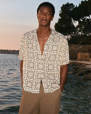 Express Men's Contrast Tile Short Sleeve Resort Shirt in White Small
