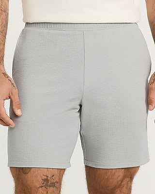 Express Men's 9" Seersucker Everyday Performance Hybrid Elastic Waist Suit Short in Gray Small