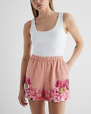 Express Women's High Waisted Floral Pull On Shorts in Foundation