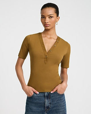 Express Women's Fitted Ribbed V-Neck Elbow Sleeve Henley T-Shirt in Brown Small