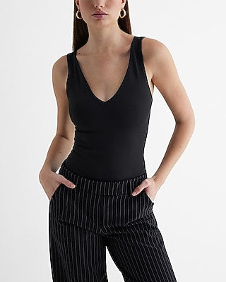 Express Women's Body Contour High Compression Double V-Neck Tank Top in Pitch Black