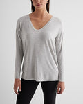 Express Women's Supersoft Relaxed V-Neck Long Sleeve T-Shirt in Silver Heather Gray