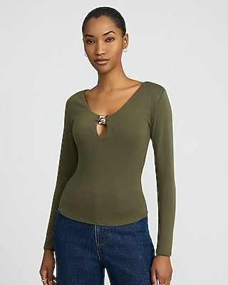 Express Women's Gold Hardware V-Neck Long Sleeve T-Shirt in Green Small