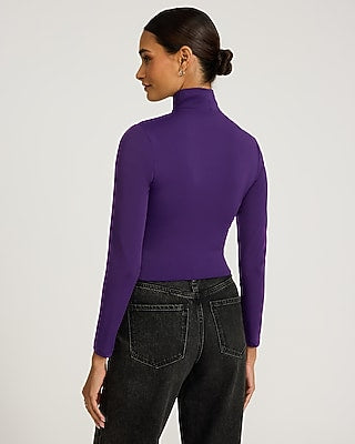 Express Women's Body Contour High Compression Mock Neck Cutout Crop Top in Purple Small