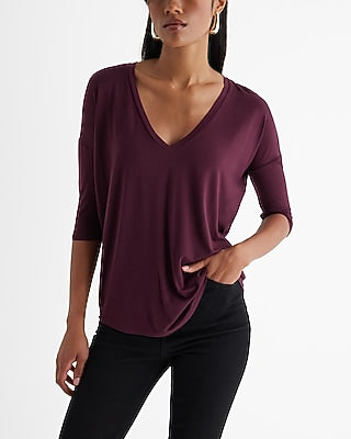 Express Women's Relaxed V-Neck Three Quarter Sleeve London T-Shirt in Red Small