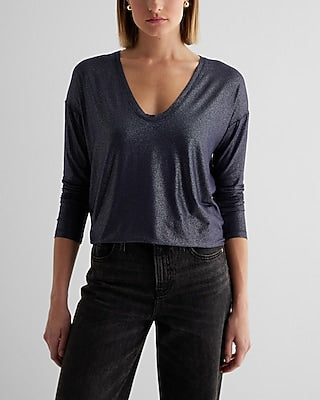 Express Women's Supersoft Relaxed Shine V-Neck Long Sleeve T-Shirt in Navy Blue
