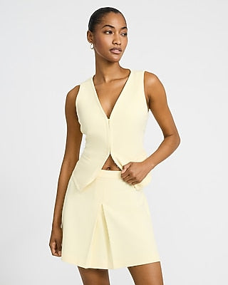Express Women's Studio Stretch Twill Super High Waisted Single Pleated Mini Skirt in Yellow Small
