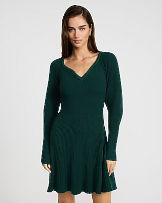 Express Women's Airy Soft V-Neck Long Sleeve Mini Sweater Dress in Emerald