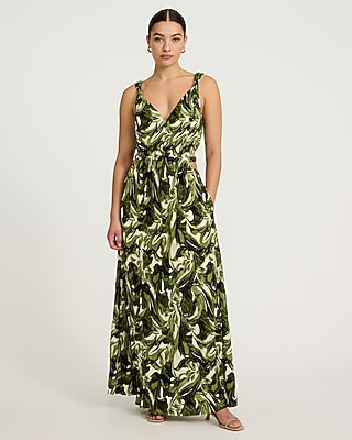 Express Women's Textured Printed V-Neck Cutout Maxi Dress With Pockets in Green Print