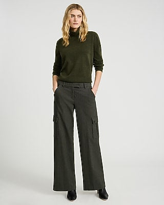 Express Women's Cloud Soft Turtleneck Sweater in Green Small