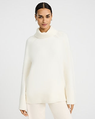 Express Women's Plush Turtleneck Tunic Sweater in White Small