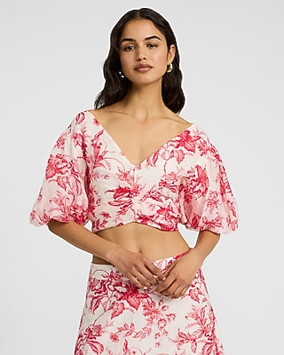 Express Women's Textured Floral Puff Sleeve Twist Front Crop Top in Red Print