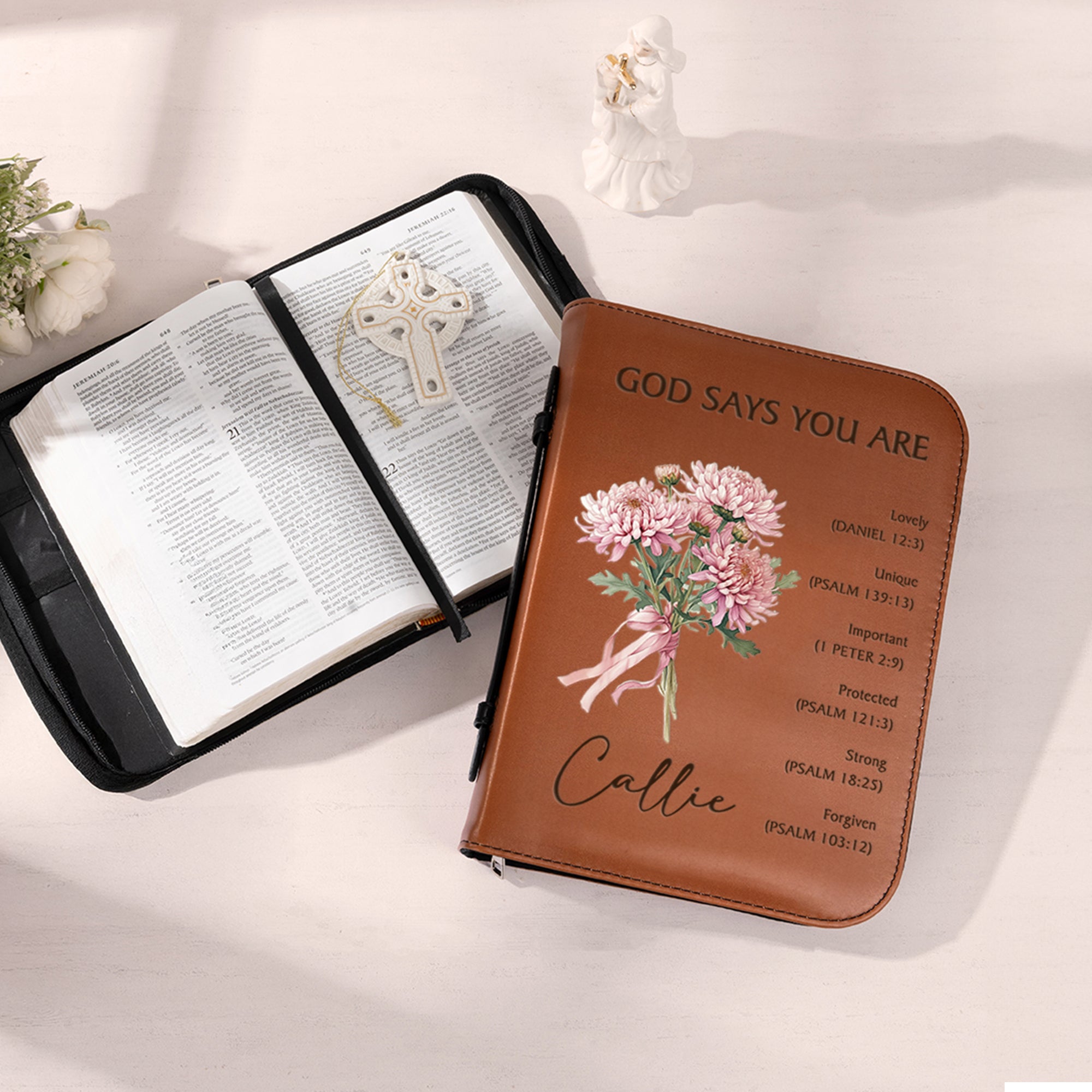 Personalizado Multicolor Nacimiento Flor Ramo Versos de la Biblia PU Leather Book Cover con Nombre y Título Cumpleaños Bautizo Regalo para Mujeres Cristianas