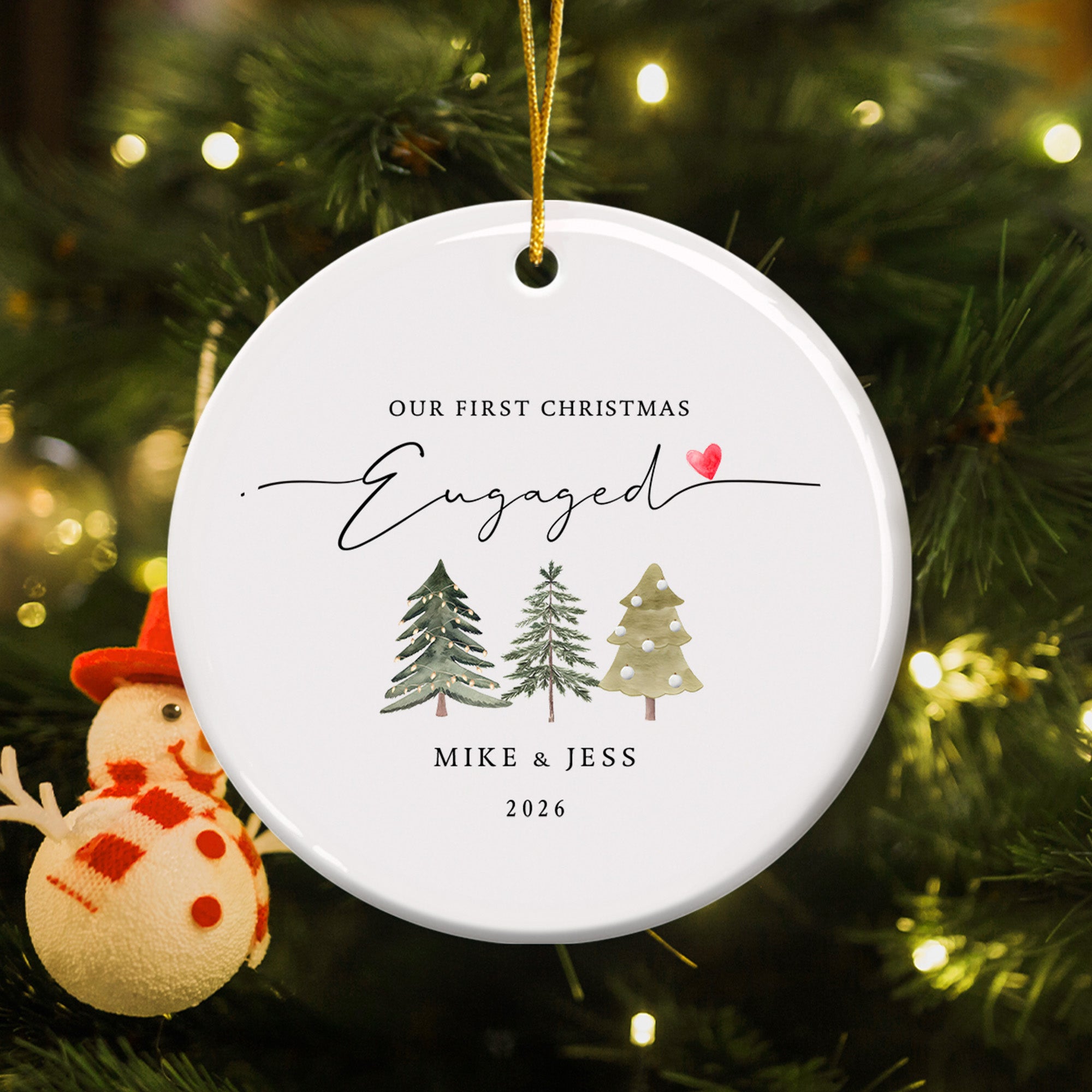 Personalizado Nuestra Primera Navidad Comprometidos Corazón Redondo Adorno de Cerámica con Nombre Árbol Decoración Regalo de Navidad para Pareja