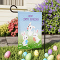 Bandera de jardín personalizada de conejitos bailarines con texto Decoración de primavera para exteriores Regalo de Pascua para un amigo de la familia Amantes del jardín