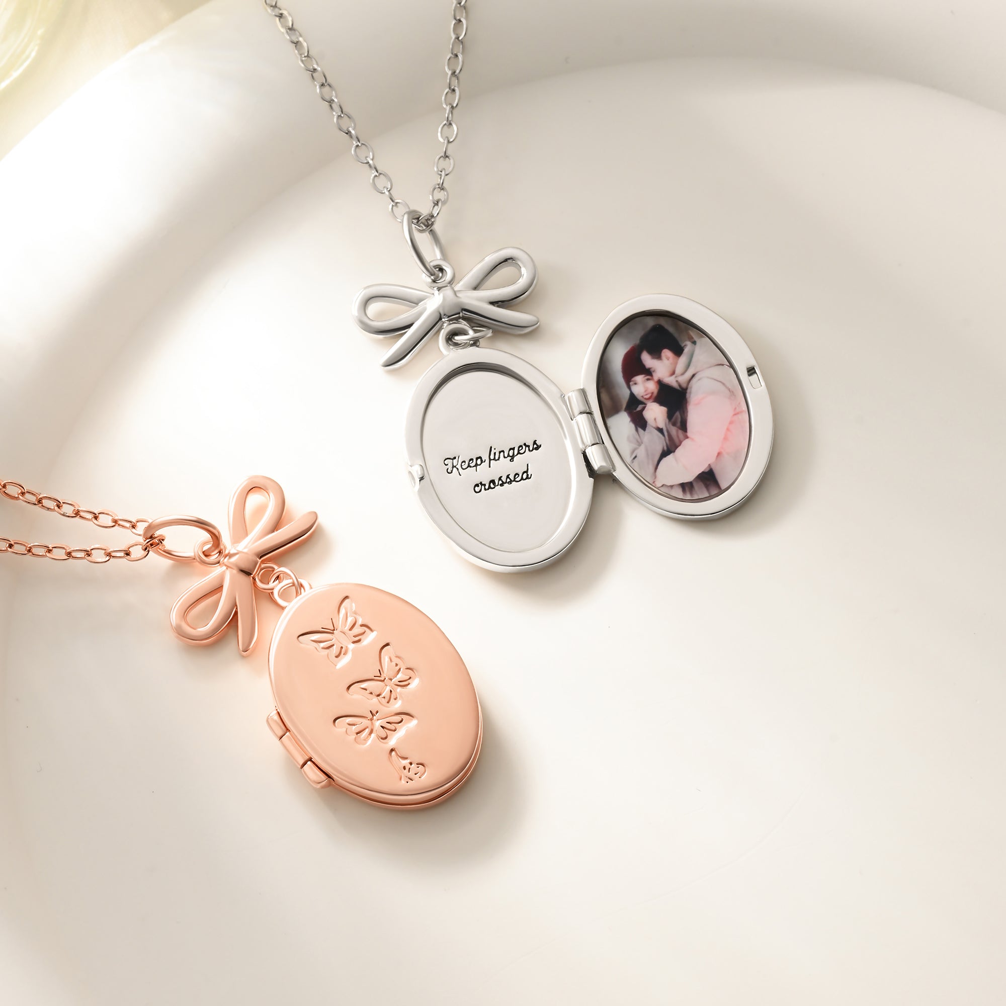 Collar personalizado con foto de mariposa ovalada vintage con dije de lazo y texto grabado Joyería conmemorativa Regalo de cumpleaños Aniversario para mujer