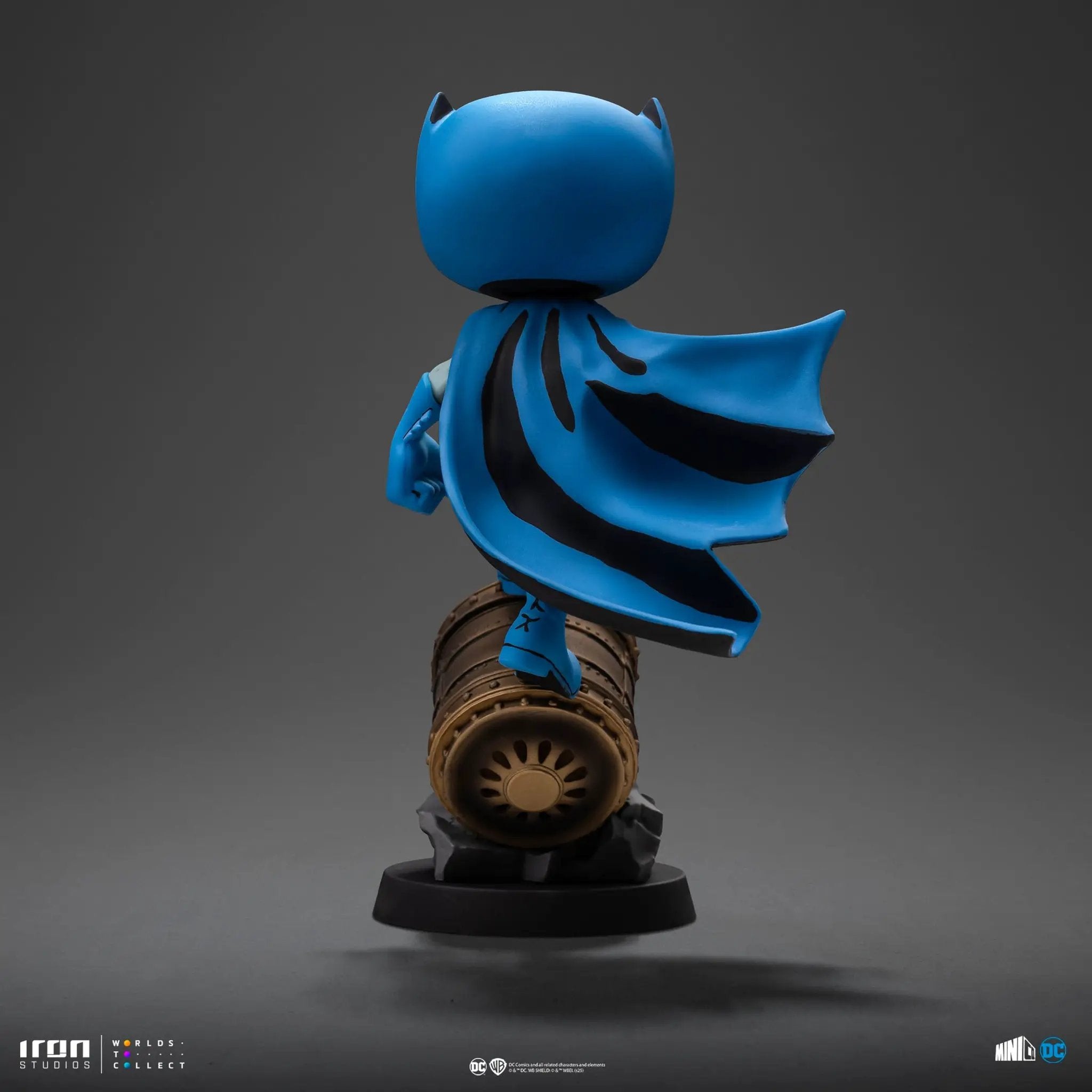 Statue Batman (Blue Version) - DC Comics - Minico - Iron Studios