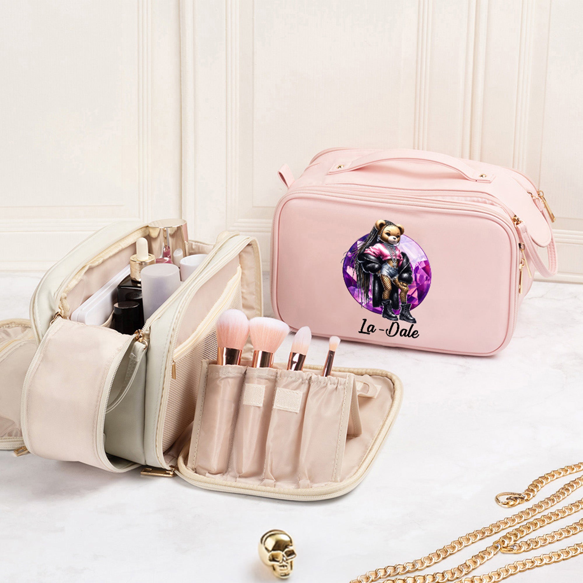 Personalizado Hip-Hop Chica Oso Teddy Birthstone Gran Capacidad PU Bolsa de maquillaje de cuero con nombre de regalo para las mujeres Negro Reina Hip-Hop Amantes