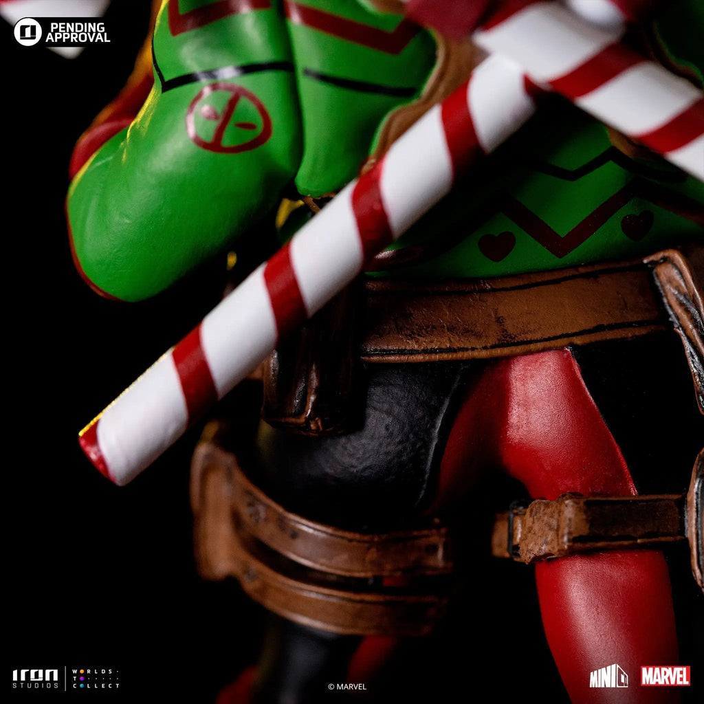 Statue Deadpool (Holidays Version) - Marvel Comics - Minico - Iron Studios