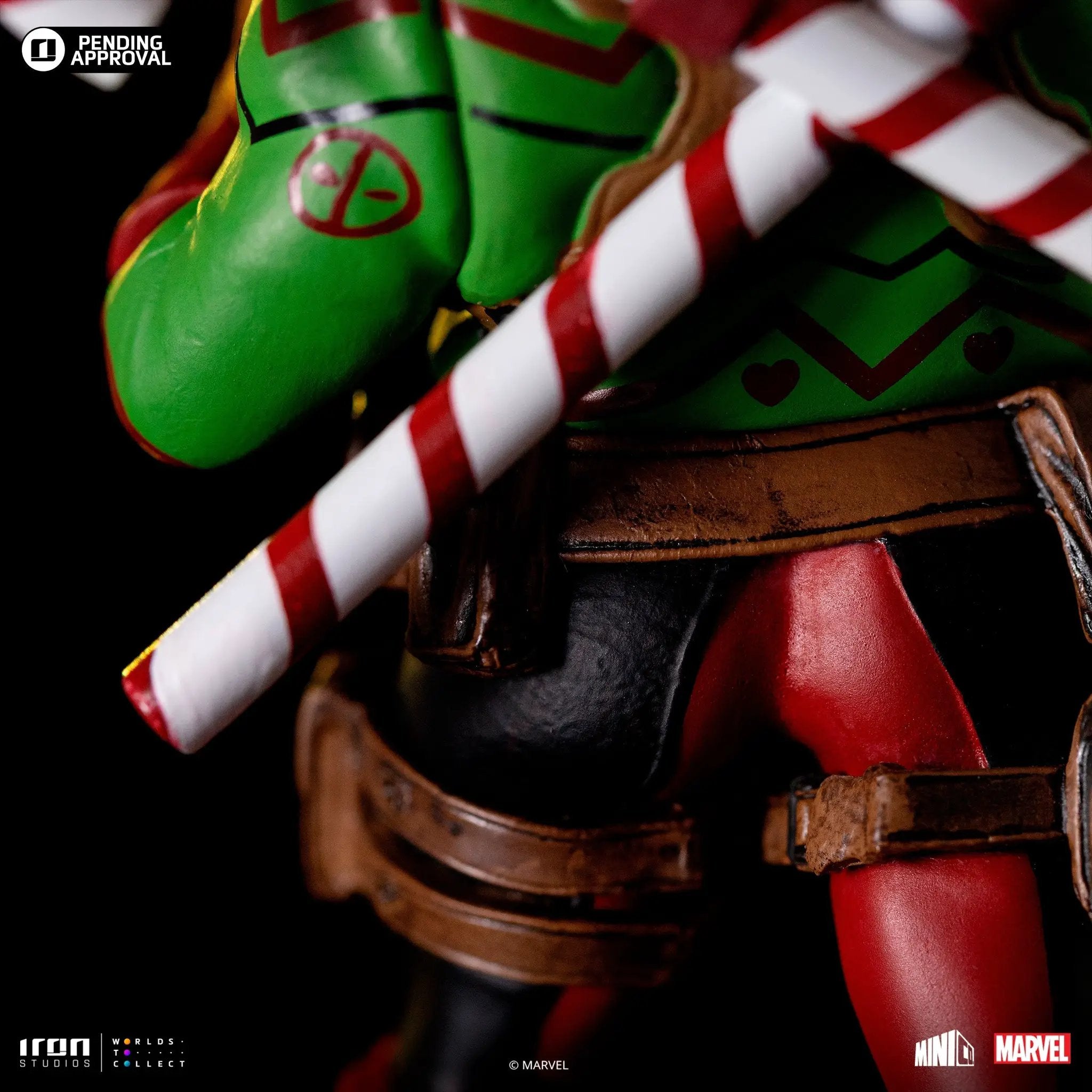 Statue Deadpool (Holidays Version) - Marvel Comics - Minico - Iron Studios