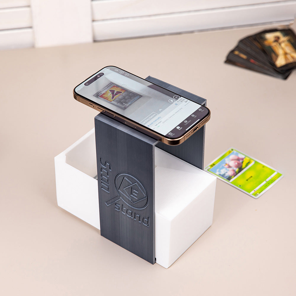 Soporte para escáner personalizado con nombre impreso en 3D para cartas sin funda de tamaño estándar con soporte para teléfono y conducto para cartas Regalo de cumpleaños para los amantes de los juego