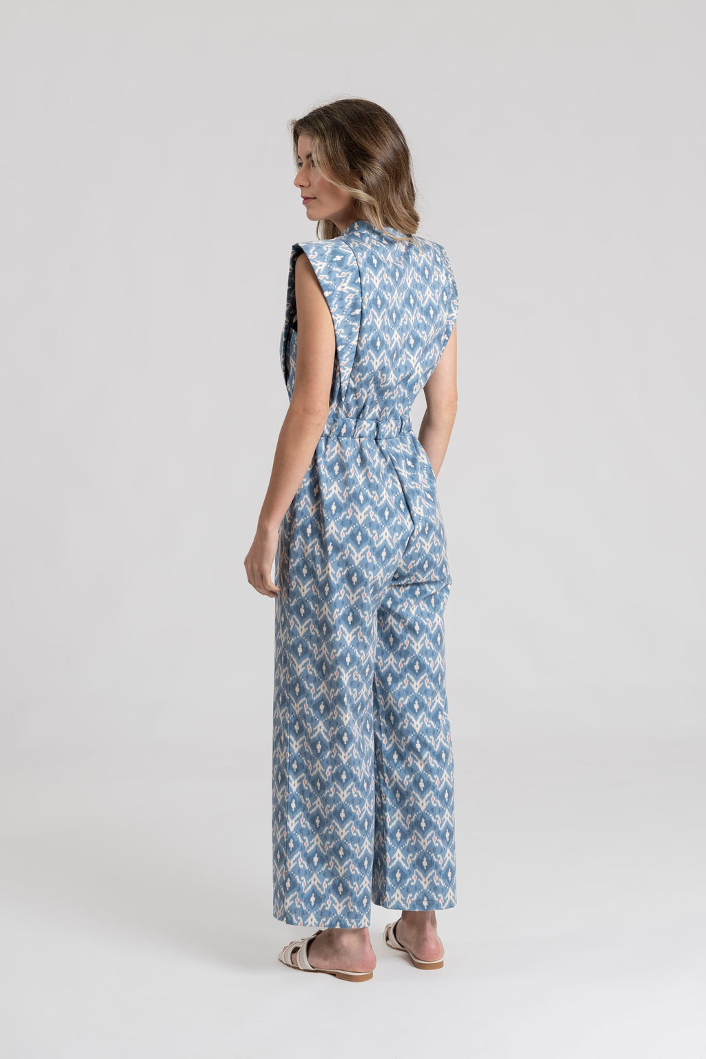 MONO  MAYA