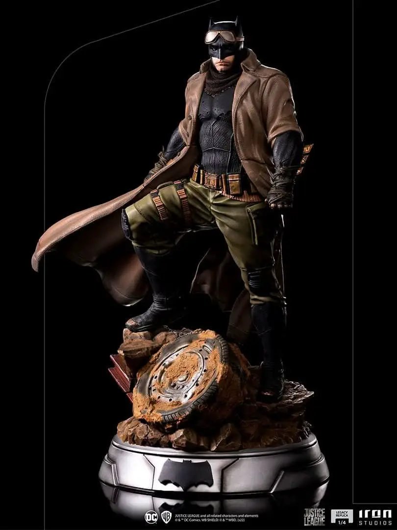 Statue Batman Knightmare - Zack Snyder's Justice League - Legacy Replica 1/4 - Iron Studios