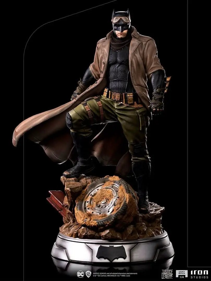 Statue Batman Knightmare - Zack Snyder's Justice League - Legacy Replica 1/4 - Iron Studios