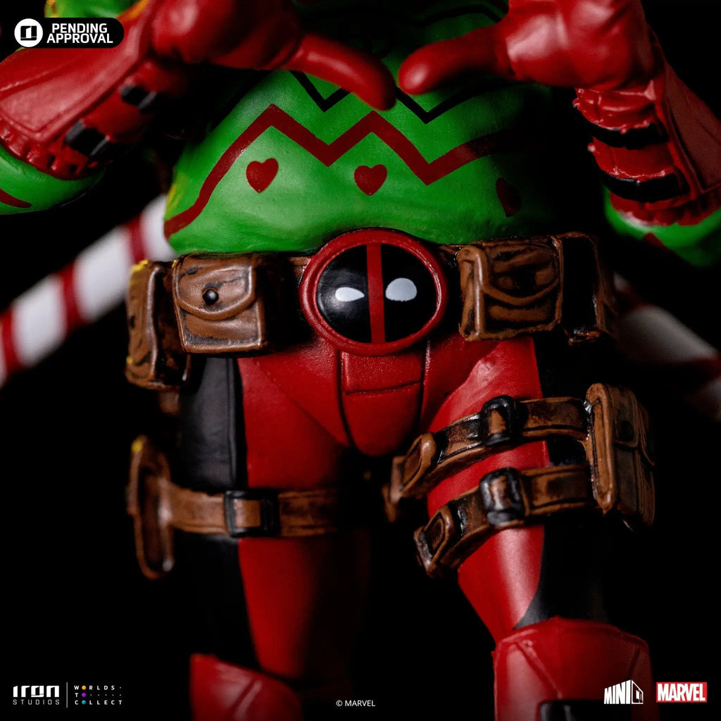 Statue Deadpool (Holidays Version) - Marvel Comics - Minico - Iron Studios