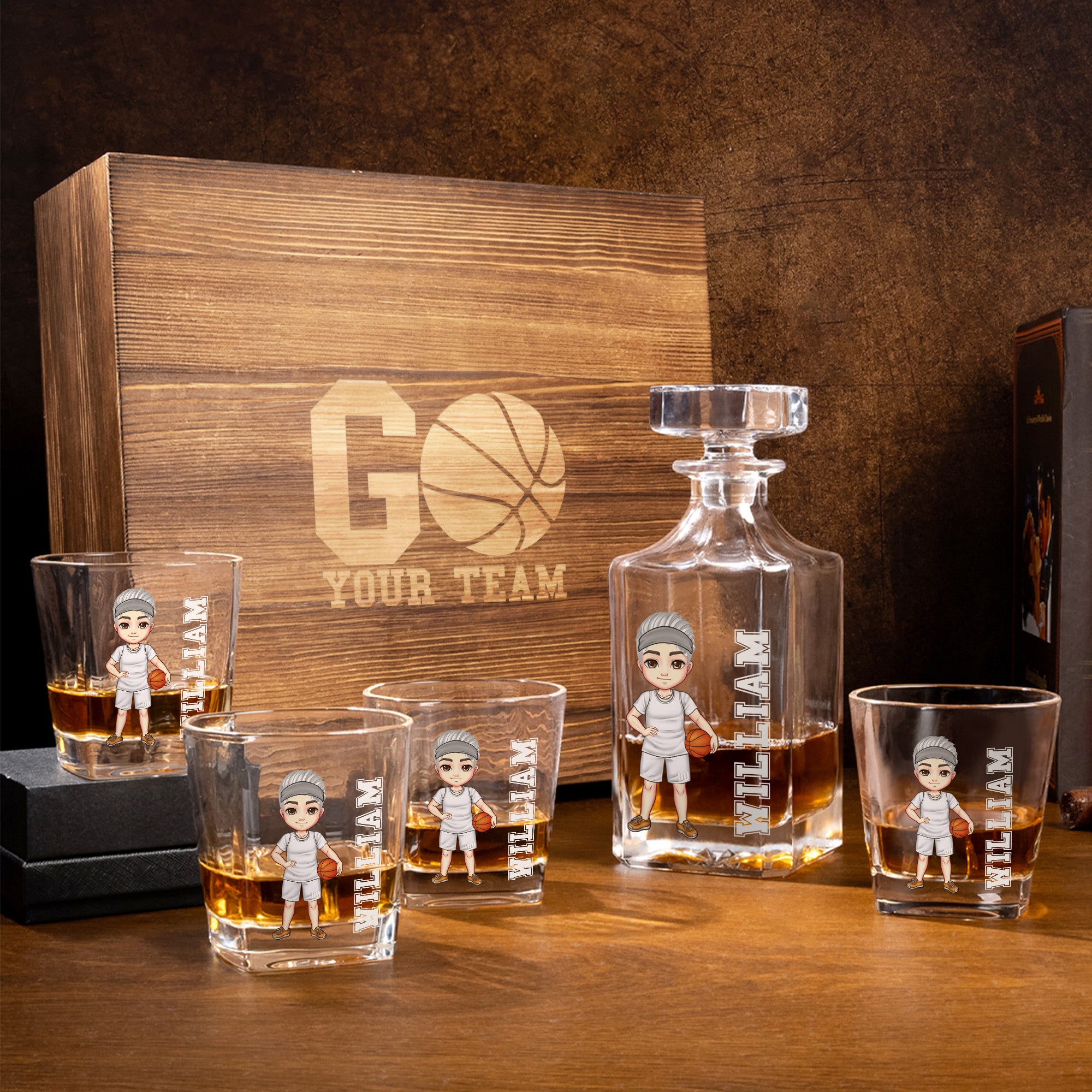 Decantador de Whisky Personalizado de Caricatura con Nombre y Caja de Madera para Guardar Regalo para el Día del Juego para Hombre Mujer Amante de los Deportes