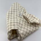 Babero con manga impermeable Vichy Beige Nenina & Co