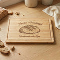 Tabla para cortar embutidos personalizada con nombre grabado hecha a mano con amor con ranura para zumo Decoración de cocina Regalo de cumpleaños para panaderos