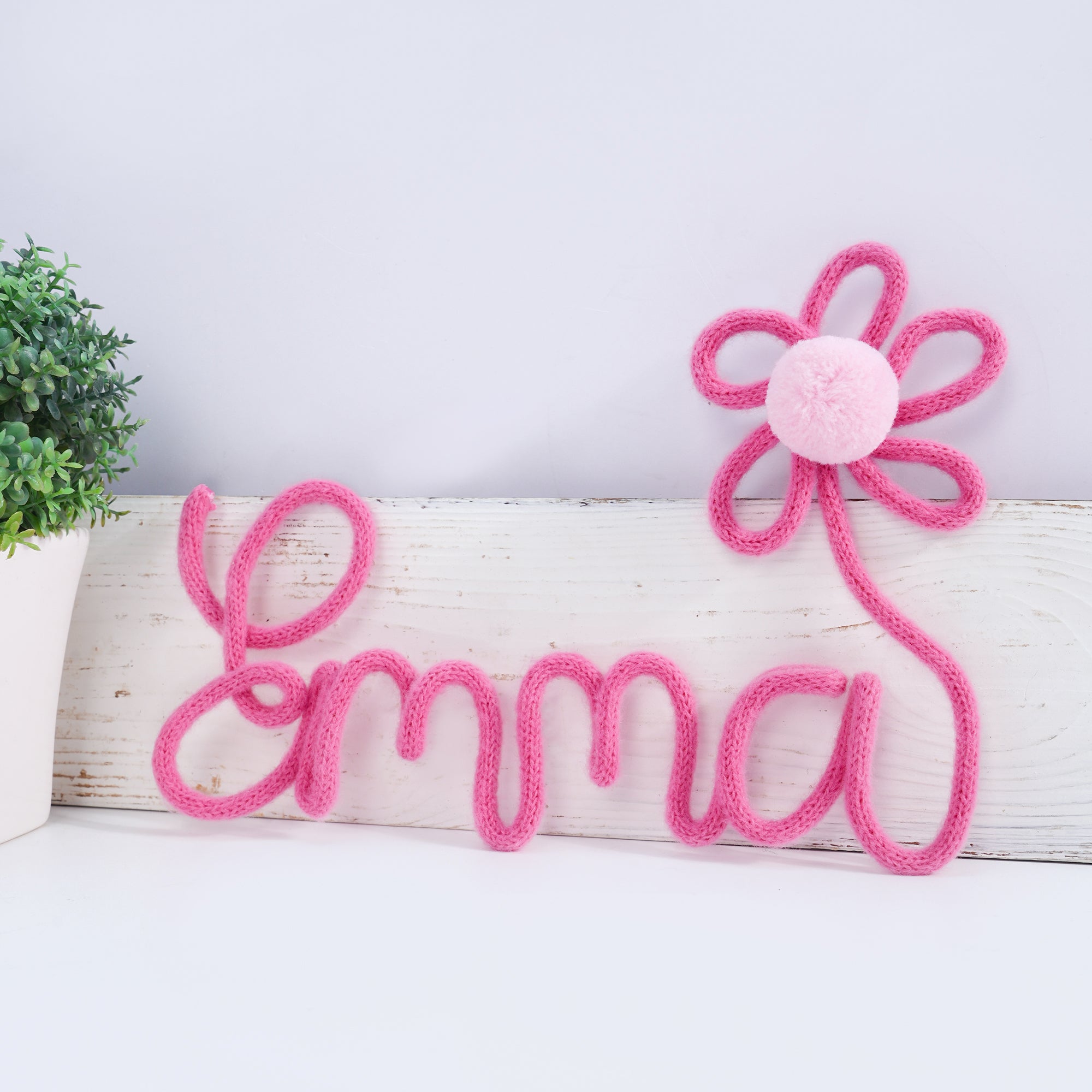 Letrero personalizado con nombre de alambre tejido con flor y pompón Objeto para fotos Decoración de dormitorio Regalo de baby shower para niños