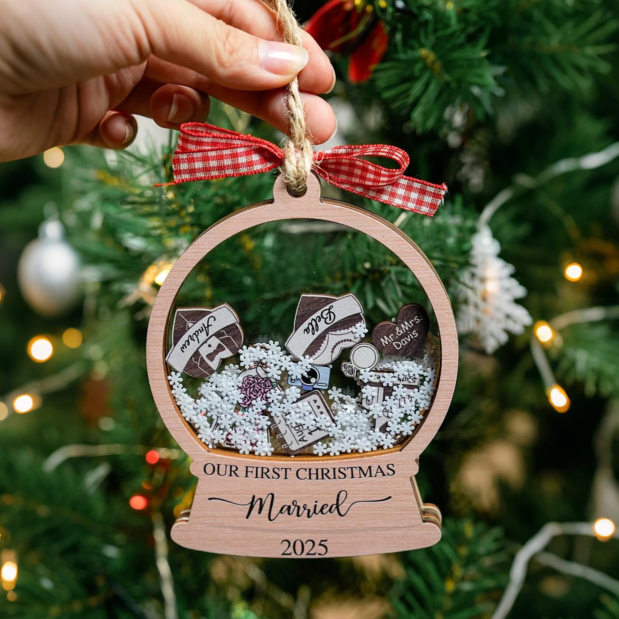 Ornamento de madera personalizado "Nuestra primera Navidad de casados" con nombre y fecha Decoración para el hogar Regalo de Navidad para parejas