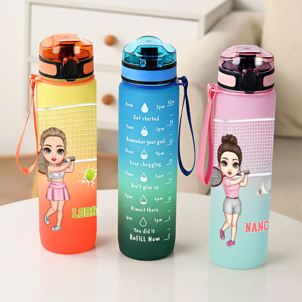 Personalizada Tenis Bádminton Pickleball Personaje de dibujos animados Nombre 32 oz Sport Botella de agua con el número de escala Regalo de cumpleaños para los amantes del deporte