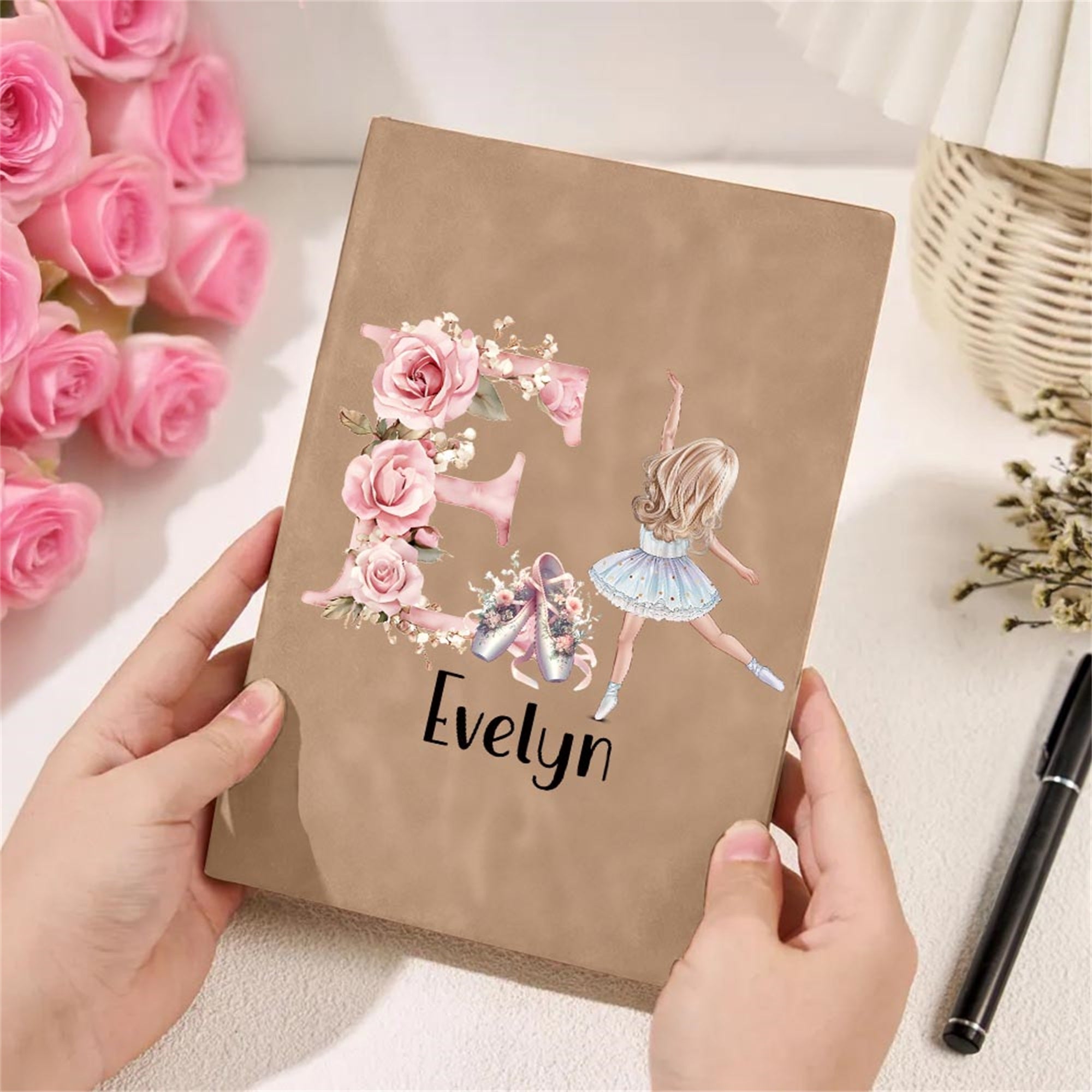 Personalizada de dibujos animados Ballet Chica PU Cuaderno de cuero con el nombre y la inicial Aniversario Cumpleaños Regalo para Amigos Ballet Lovers