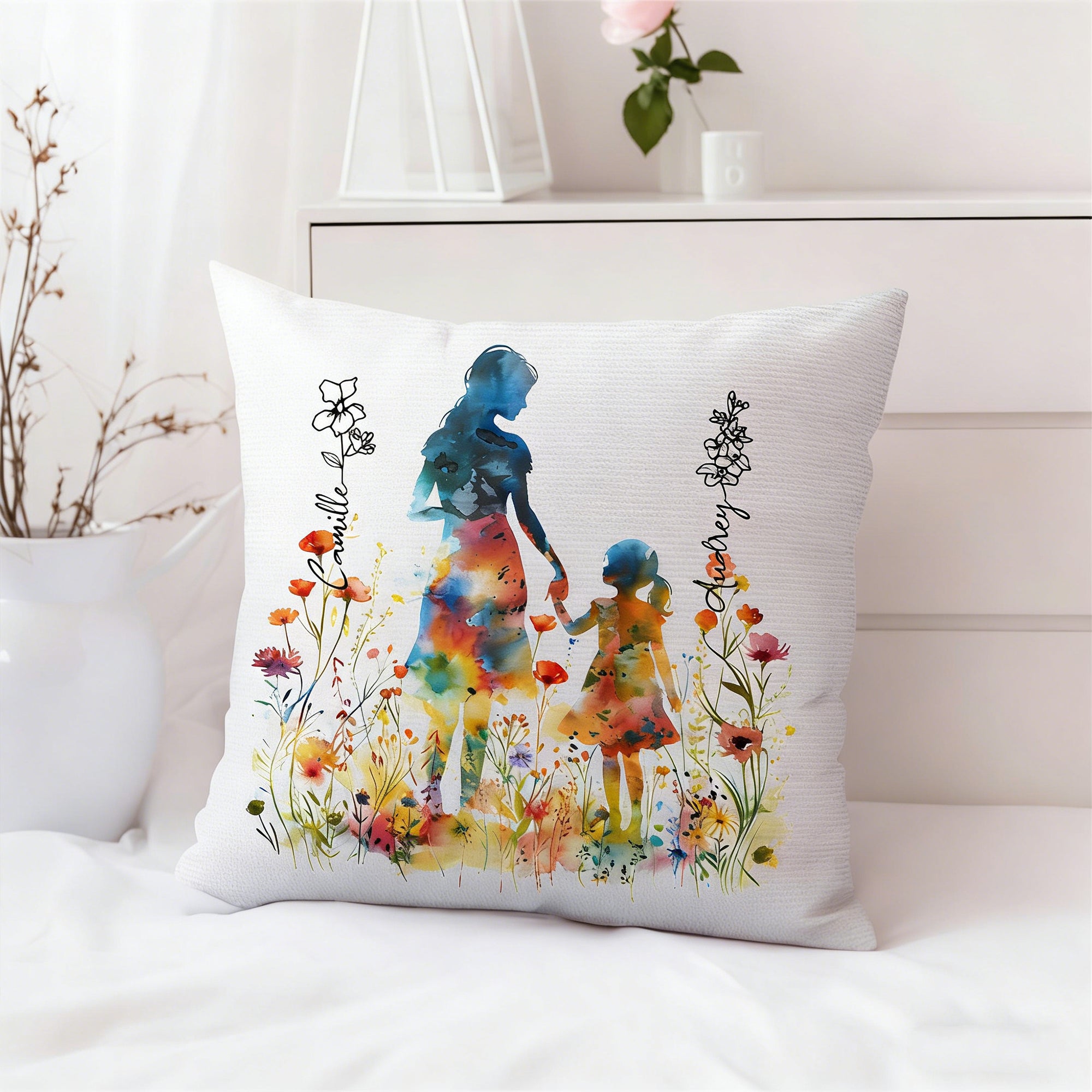 Personalizado colorido mamá hija silueta suave almohada cubierta con el nombre y la flor de nacimiento Día de la Madre cumpleaños regalo para mamá abuela