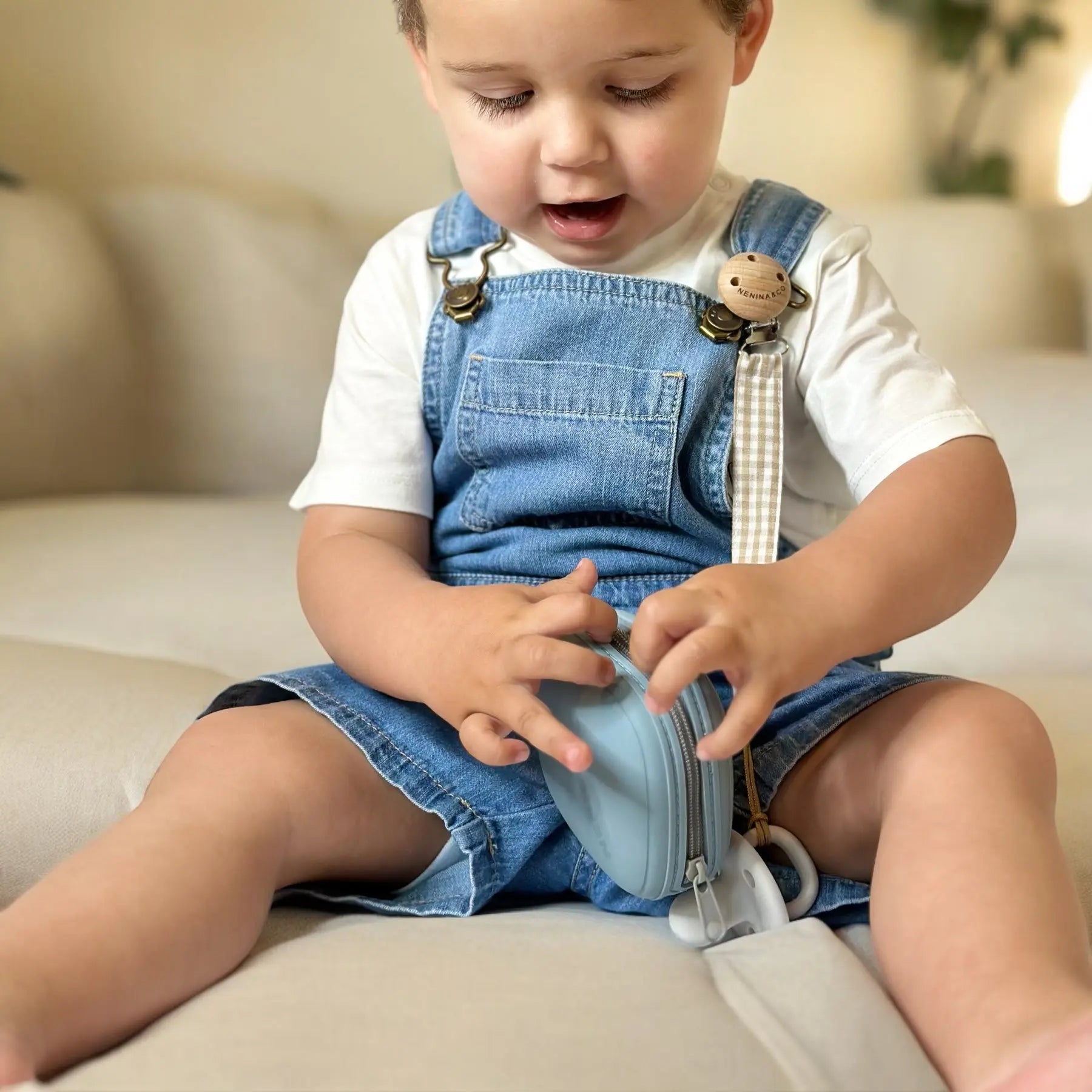 1 Chupete DIAMOND + Pack 2 Chupeteros By Nenina & Co Beige