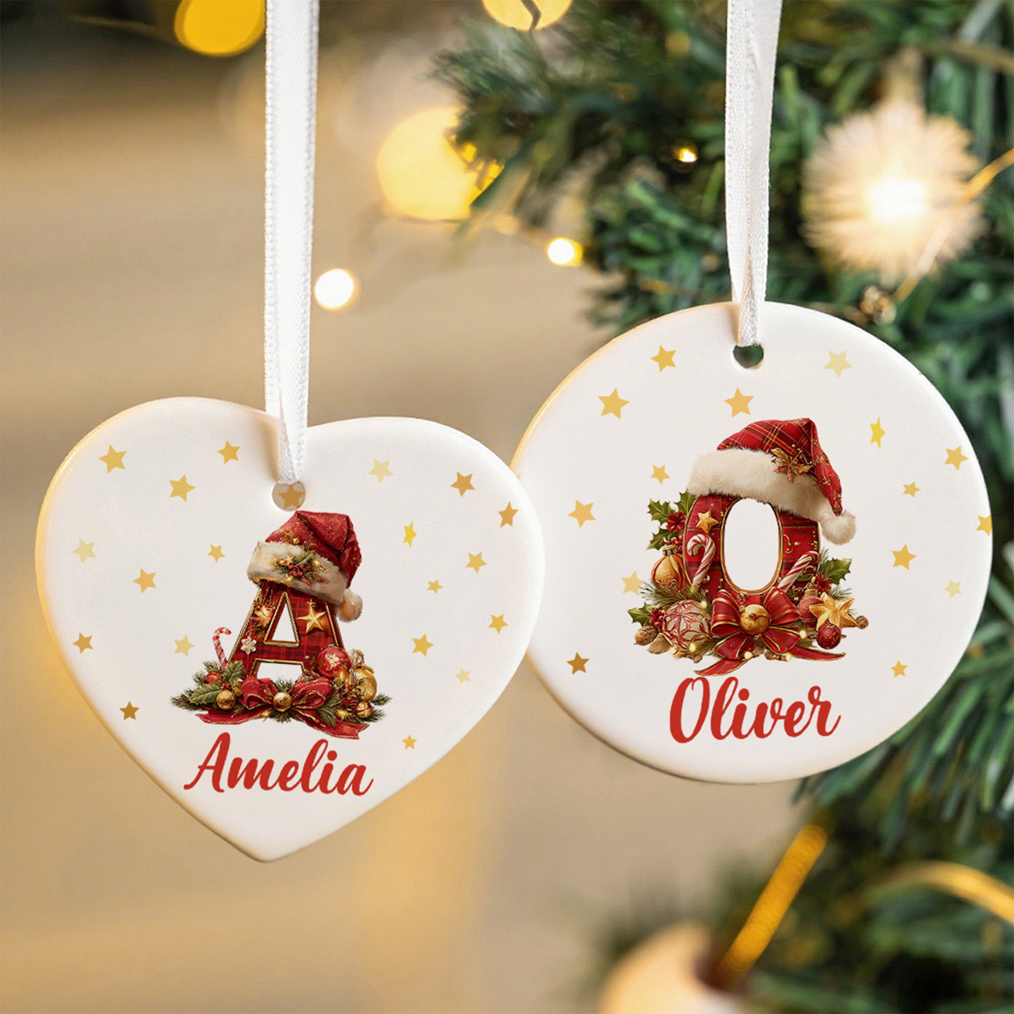 Gorro de Papá Noel Personalizado Corazón Redondo Adorno de Cerámica con Nombre e Inicial Decoración del Árbol Regalo de Navidad para la Familia Niños