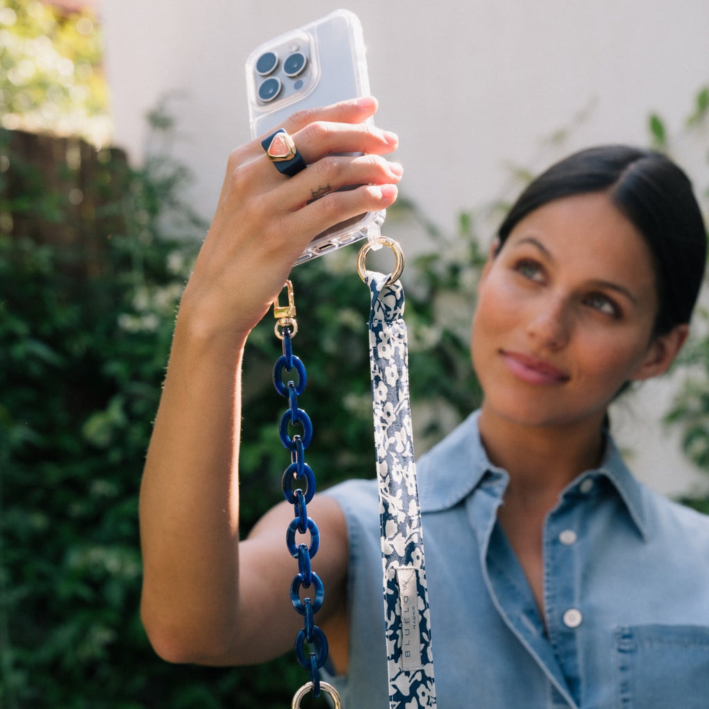 Anillo azul marino con piedra natural cuarzo sandia