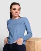 Camiseta semientallada, de manga larga y cuello acabado con ribete fino Vetonek