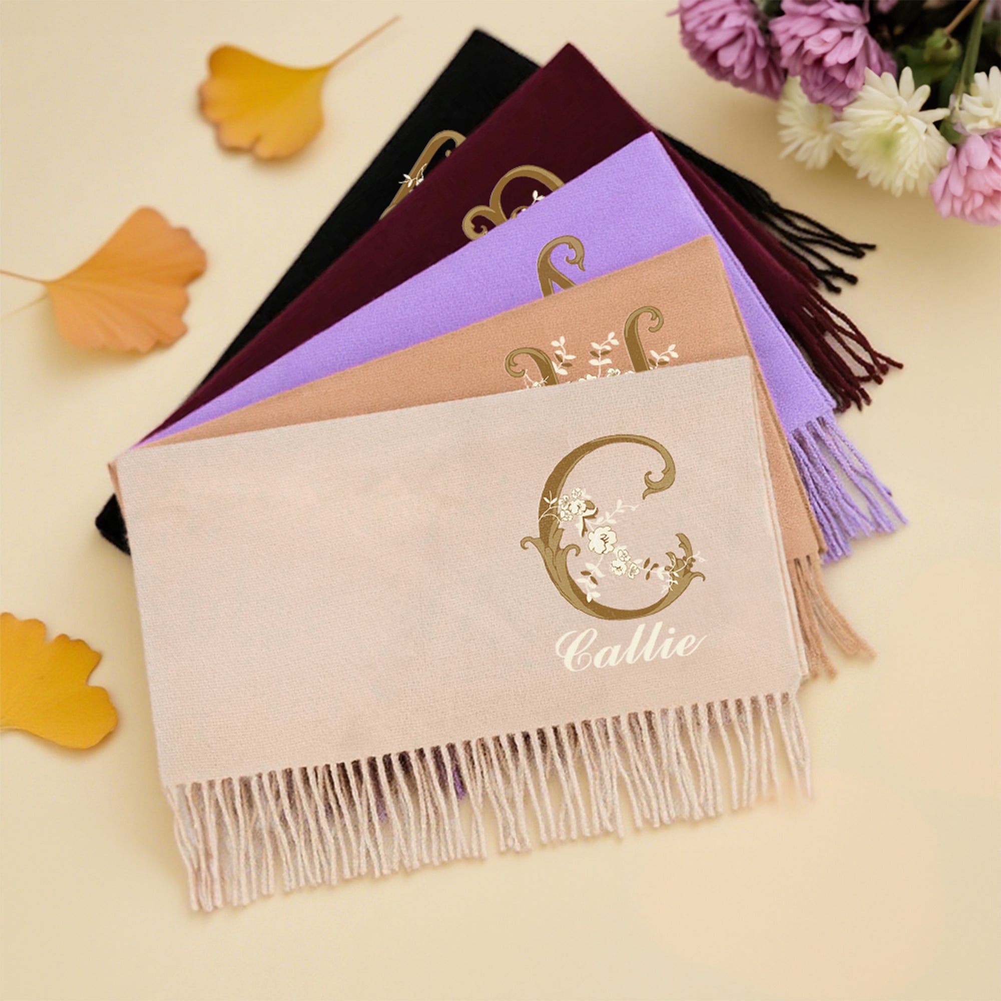 Personalizada Retro Floral Diseño Inicial Suave Cálido Bufanda Borla con Nombre Invierno Accesorio Aniversario Cumpleaños Regalo para Mujer