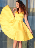 A-Line/Princess V-Neck Knee-Length Satin Cocktail Dresses WIth Pleats