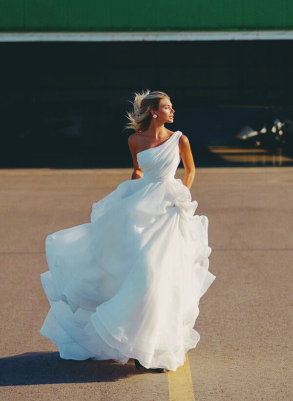 Beach Ball-Gown One-Shoulder Wedding Dress With Sleeveless Organza Court Train