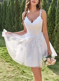 A-Line V-Neck Sleeveless Short Homecoming Dresses With Appliques Lace
