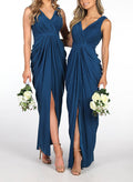 Sheath/Column V-Neck Sleeveless Satin Bridesmaid Dresses With Split Front