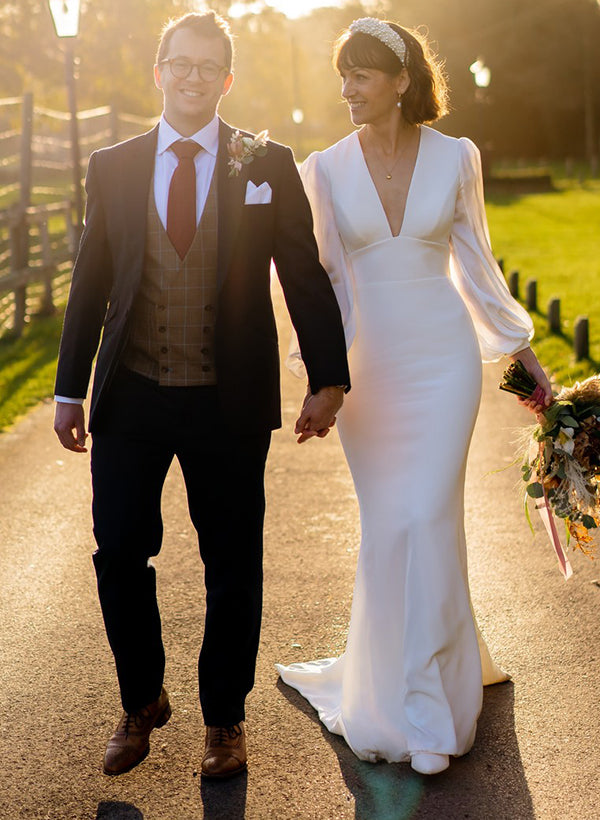 Trumpet/Mermaid V-Neck Long Sleeves Sweep Train Wedding Dresses